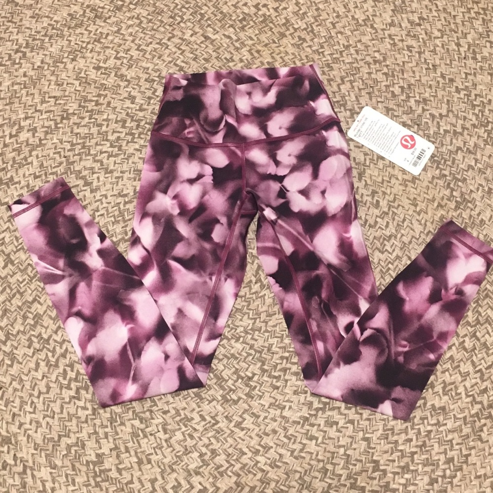 ☆ NWT ☆ Lululemon Leggings